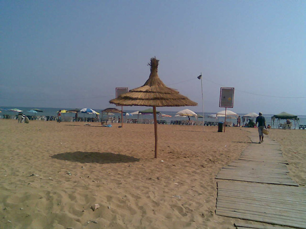 أجزاء مُتميّزة من شاطئ أركمان محجوزة للكراء أجزاء مُتميّزة من شاطئ أركمان محجوزة للكراء