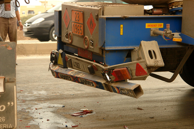 في آخر لحظة.. تجنّب انفجار كبير على طريق بني انصار في آخر لحظة.. تجنّب انفجار كبير على طريق بني انصار