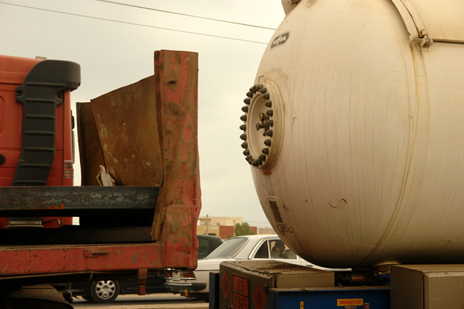 في آخر لحظة.. تجنّب انفجار كبير على طريق بني انصار في آخر لحظة.. تجنّب انفجار كبير على طريق بني انصار