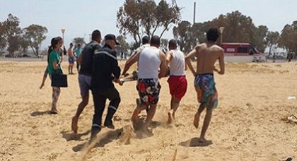 نقل شاب إلى مستشفى الناظور بعد نجاته بأعجوبة من موت محقق تحت غمرة مياه شاطئ أركمان