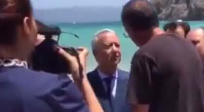 فيديو.. وزير السياحة يستمع للمصطافين بشاطئ كيمادو