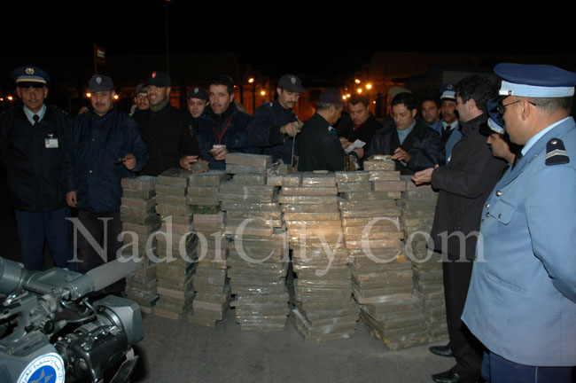 حجز أزيد من طن ونصف من مخدر الشيرا بميناء الحسيمة حجز أزيد من طن ونصف من مخدر الشيرا بميناء الحسيمة