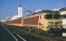 رحلة رعب داخل قطار قادم من وجدة انحرف عن سكته وتوقف ست ساعات رحلة رعب داخل قطار قادم من وجدة انحرف عن سكته وتوقف ست ساعات