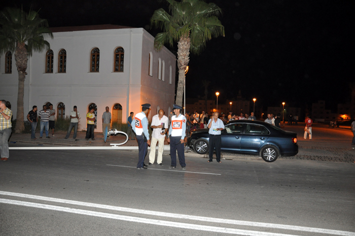 اصطدام سيارة بعمود الإنارة قرب الشبيبة اصطدام سيارة بعمود الإنارة قرب الشبيبة