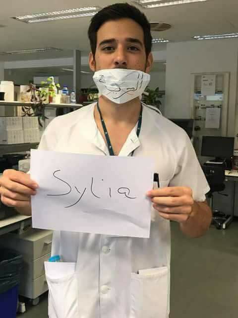 أطباء من مختلف جنسيات العالم يتضامنون مع معتقلي حراك الريف بطريقة مبتكرة أطباء من مختلف جنسيات العالم يتضامنون مع معتقلي حراك الريف بطريقة مبتكرة
