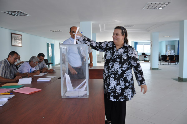 الرحموني يحسم بنسبة كبيرة في رئاسته للمجلس الإقليمي للناظور الرحموني يحسم بنسبة كبيرة في رئاسته للمجلس الإقليمي للناظور