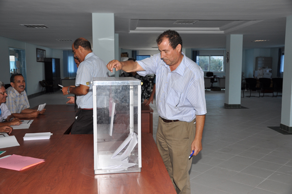 الرحموني يحسم بنسبة كبيرة في رئاسته للمجلس الإقليمي للناظور الرحموني يحسم بنسبة كبيرة في رئاسته للمجلس الإقليمي للناظور