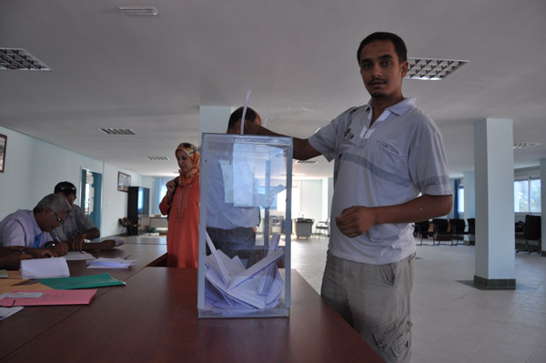 الرحموني يحسم بنسبة كبيرة في رئاسته للمجلس الإقليمي للناظور الرحموني يحسم بنسبة كبيرة في رئاسته للمجلس الإقليمي للناظور