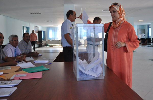 الرحموني يحسم بنسبة كبيرة في رئاسته للمجلس الإقليمي للناظور الرحموني يحسم بنسبة كبيرة في رئاسته للمجلس الإقليمي للناظور