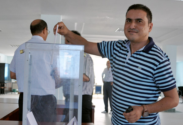 الرحموني يحسم بنسبة كبيرة في رئاسته للمجلس الإقليمي للناظور الرحموني يحسم بنسبة كبيرة في رئاسته للمجلس الإقليمي للناظور