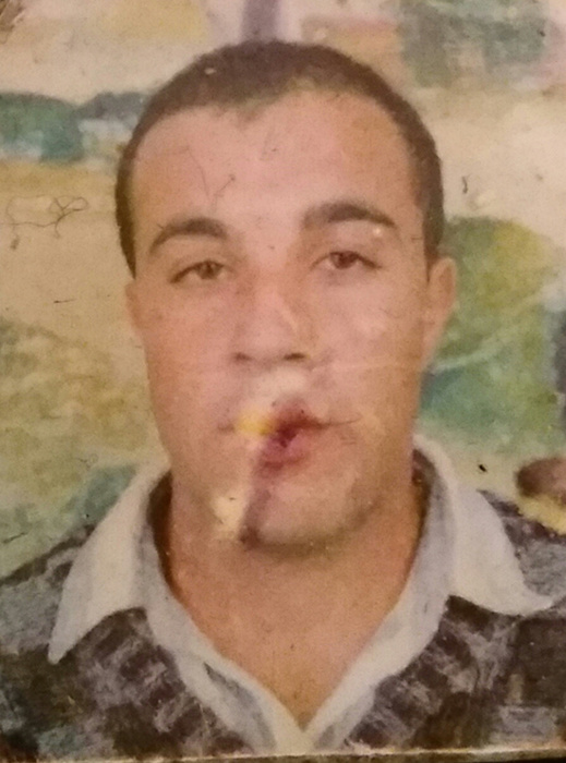 أسرة بطيوي تبحث عن إبنها يونس الذي إختفى عن الأنظار في ظروف غامضة أسرة بطيوي تبحث عن إبنها يونس الذي إختفى عن الأنظار في ظروف غامضة