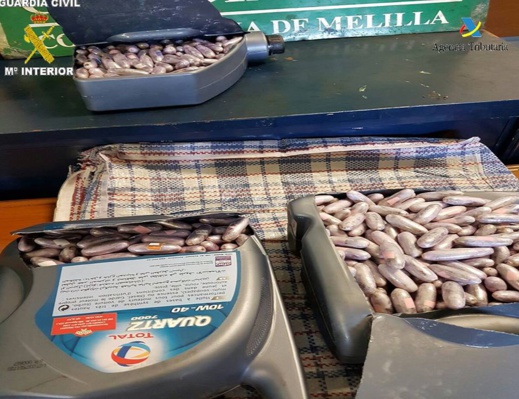 مثير.. احباط محاولة تهريب مخدرات داخل قنينات "زيت المحرك" بميناء مليلية مثير.. احباط محاولة تهريب مخدرات داخل قنينات "زيت المحرك" بميناء مليلية