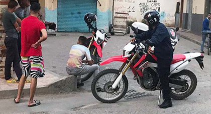 الأمن يشن حملة تطهيرية مكثفة بأرجاء الناظور عقب زيارة والي الجهة إلى المدينة الأمن يشن حملة تطهيرية مكثفة بأرجاء الناظور عقب زيارة والي الجهة إلى المدينة
