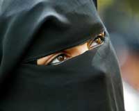 في بلجيكيا: ارتداء البرقع والنقاب "جرم" يعاقب عليه القانون في بلجيكيا: ارتداء البرقع والنقاب "جرم" يعاقب عليه القانون