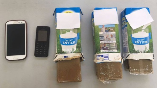 طريقة مبتكرة.. إيقاف بزناس متلبسا بتهريب الحشيش داخل علب الحليب طريقة مبتكرة.. إيقاف بزناس متلبسا بتهريب الحشيش داخل علب الحليب