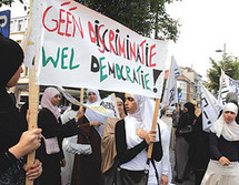 إمام مسجد بلجيكي: على كل الاهالي عدم ارسال ابنائهم الى المدرسة