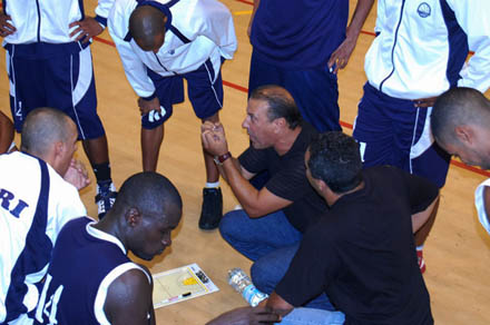 إثري الريف يعلن عن تسريح مُدرّبه الإسباني وعودة بنخدّوج إثري الريف يعلن عن تسريح مُدرّبه الإسباني وعودة بنخدّوج