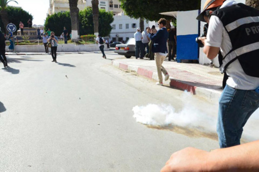 الجالية تسجل حضورها في مسيرة 20 يوليوز ... والأمن يفرق المتظاهرين باستعمال الغاز المدمع