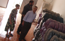 بلدية أزغنغان توزع مساعدات على المُعوزين بلدية أزغنغان توزع مساعدات على المُعوزين