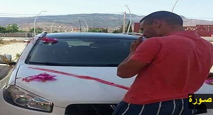 الطريف في مسيرة 20 يوليوز.. شبان من العروي يدخلون الحسيمة بطريقة ذكية بعد تمويههم رجال أمن الحواجز الطريف في مسيرة 20 يوليوز.. شبان من العروي يدخلون الحسيمة بطريقة ذكية بعد تمويههم رجال أمن الحواجز