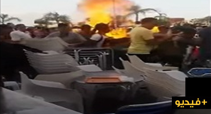 شاهد لحظة اندلاع النيران في كامل جسد أحد الفراشة بساحة "الشبيبة" وسط الناظور شاهد لحظة اندلاع النيران في كامل جسد أحد الفراشة بساحة "الشبيبة" وسط الناظور