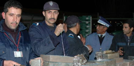 اكتشاف 180 كيلوغراما من الشيرا بميناء بني انصار اكتشاف 180 كيلوغراما من الشيرا بميناء بني انصار