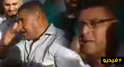 والد أحد المعتقلين يتحدث بحرقة عن معتقلي الحراك أمام واعروص والبرلماني الأندلوسي والد أحد المعتقلين يتحدث بحرقة عن معتقلي الحراك أمام واعروص والبرلماني الأندلوسي