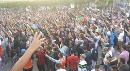 لجنة العروي "ثالث معقل حراك الريف" تدعو لمشاركة مكثفة وعارمة لـ"فك حصار الحسيمة" بهذا الموعد لجنة العروي "ثالث معقل حراك الريف" تدعو لمشاركة مكثفة وعارمة لـ"فك حصار الحسيمة" بهذا الموعد