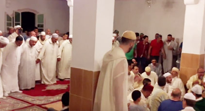 جزائريون يطلبون اللجوء السياسي بمليلية بعد دخولها للمشاركة في موسم الزواية العلاوية جزائريون يطلبون اللجوء السياسي بمليلية بعد دخولها للمشاركة في موسم الزواية العلاوية
