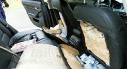 شرطة معبر مليلية تحجز كميات كبيرة من الحشيش داخل تجويفات سيارة لاذ سائقها بالفرار شرطة معبر مليلية تحجز كميات كبيرة من الحشيش داخل تجويفات سيارة لاذ سائقها بالفرار