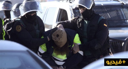إسبانيا.. إعتقال داعشي مغربي على اتصال مباشر مع مقاتلين يوجدون في مناطق النزاعات إسبانيا.. إعتقال داعشي مغربي على اتصال مباشر مع مقاتلين يوجدون في مناطق النزاعات