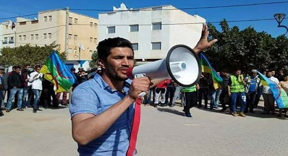 سلطانة يدعو إلى المزيد من التضحية والنضال مباشرة بعد استفادته من العفو الملكي سلطانة يدعو إلى المزيد من التضحية والنضال مباشرة بعد استفادته من العفو الملكي