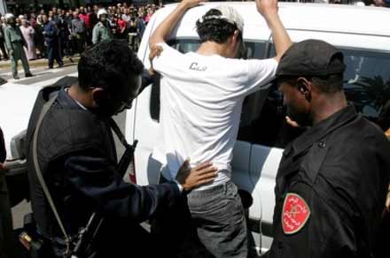 اعتقال ناظوريين موزعي الـ "كوكايين" بالدارالبيضاء اعتقال ناظوريين موزعي الـ "كوكايين" بالدارالبيضاء