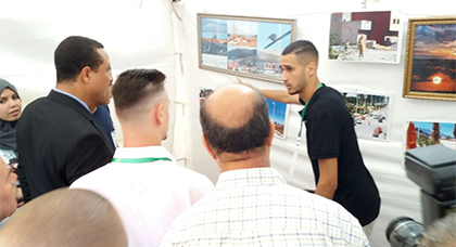 المصور الفوتوغرافي زكرياء الورياشي يبصم على معرض فوتوغرافي في "الأسبوع الأخضر"