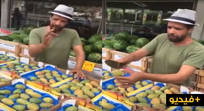 الصبار المغربي يغزو أوروبا.. شاهدوا مغربيا يبيع "الهندية" بطريقة مثيرة بأحد أسواق هولندا الصبار المغربي يغزو أوروبا.. شاهدوا مغربيا يبيع "الهندية" بطريقة مثيرة بأحد أسواق هولندا