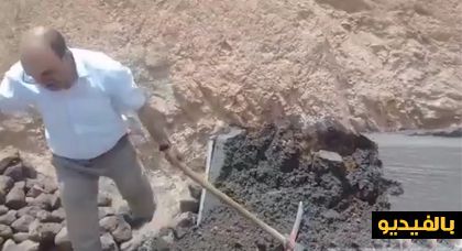 بالفيديو.. رئيس مجلس إقليمي يستعين بفأس ليكشف بنفسه خروقات طالت مشروعا عموميا بالفيديو.. رئيس مجلس إقليمي يستعين بفأس ليكشف بنفسه خروقات طالت مشروعا عموميا