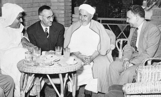 هذه أبرز مضامين كتاب "الخطابي في لارينيون" الذي تسلمه الملك بمناسبة عيد العرش هذه أبرز مضامين كتاب "الخطابي في لارينيون" الذي تسلمه الملك بمناسبة عيد العرش