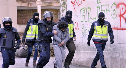 السلطات تضع 20 إرهابيا من مليلية في السجون الإسبانية السلطات تضع 20 إرهابيا من مليلية في السجون الإسبانية
