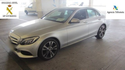 بالصور.. حجز سيارات فخمة بمدينة مليلية مسروقة من أوروبا بالصور.. حجز سيارات فخمة بمدينة مليلية مسروقة من أوروبا