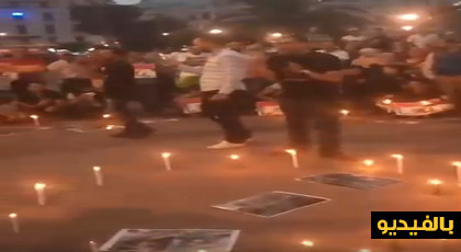 نشطاء البيضاء يخرجون بالشموع تضامنا مع "الشهيد" عماد العتابي نشطاء البيضاء يخرجون بالشموع تضامنا مع "الشهيد" عماد العتابي
