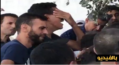 مشاهد مؤثرة من جنازة عماد العتابي لحظة دفنه مشاهد مؤثرة من جنازة عماد العتابي لحظة دفنه