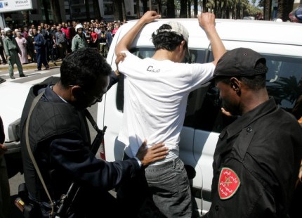 إيقاف أفراد مُسلحين أطلقوا الرصاص على شرطة الناظور إيقاف أفراد مُسلحين أطلقوا الرصاص على شرطة الناظور