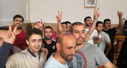 تنقيل معتقل مضرب عن الطعام من سجن الحسيمة إلى جرسيف تنقيل معتقل مضرب عن الطعام من سجن الحسيمة إلى جرسيف