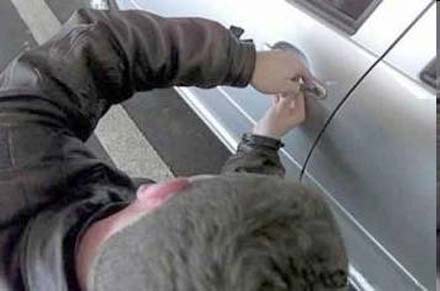 إلقاء القبض على عصابة متخصصة في سرقة السيارات بميضار إلقاء القبض على عصابة متخصصة في سرقة السيارات بميضار