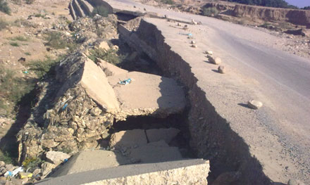 حال البنية الطرقية بالإقليم تخلق تخوّفا من موسم الإمطار حال البنية الطرقية بالإقليم تخلق تخوّفا من موسم الإمطار