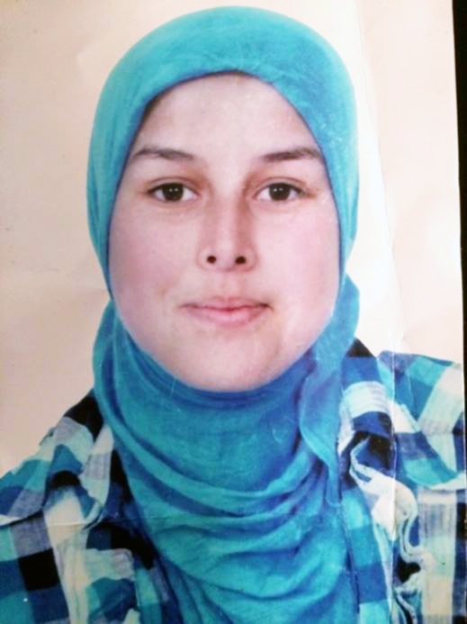 أم مكلومة تناشد إبنتها المختفية بحرقة: أريد فقط أن أسمع صوتك لأتأكد أنك على قيد الحياة.. لم أنم منذ ليلة إختفائك أم مكلومة تناشد إبنتها المختفية بحرقة: أريد فقط أن أسمع صوتك لأتأكد أنك على قيد الحياة.. لم أنم منذ ليلة إختفائك