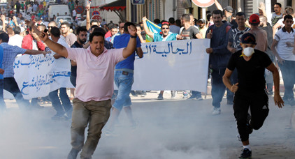 سفير إسرائيل و الإمارات في واشنطن لمنع استصدار تنديد دولي بـ "عنف" المغرب في حراك الريف سفير إسرائيل و الإمارات في واشنطن لمنع استصدار تنديد دولي بـ "عنف" المغرب في حراك الريف
