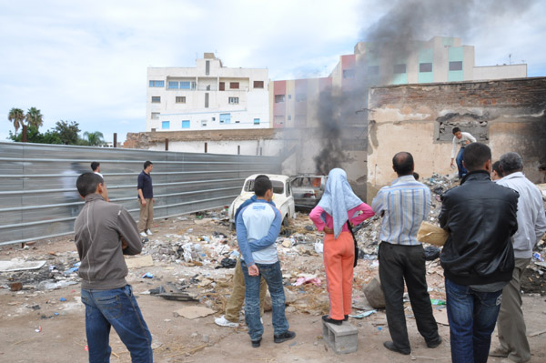 اندلاع حريق مهول في سيارة وسط المدينة  اندلاع حريق مهول في سيارة وسط المدينة