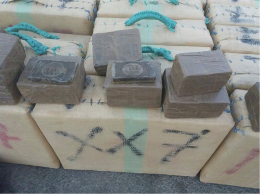 صور وفيديو للمخدرات والسيارات المحجوزة في عملية تفكيك عصابة للتهريب الدولي بالدريوش صور وفيديو للمخدرات والسيارات المحجوزة في عملية تفكيك عصابة للتهريب الدولي بالدريوش