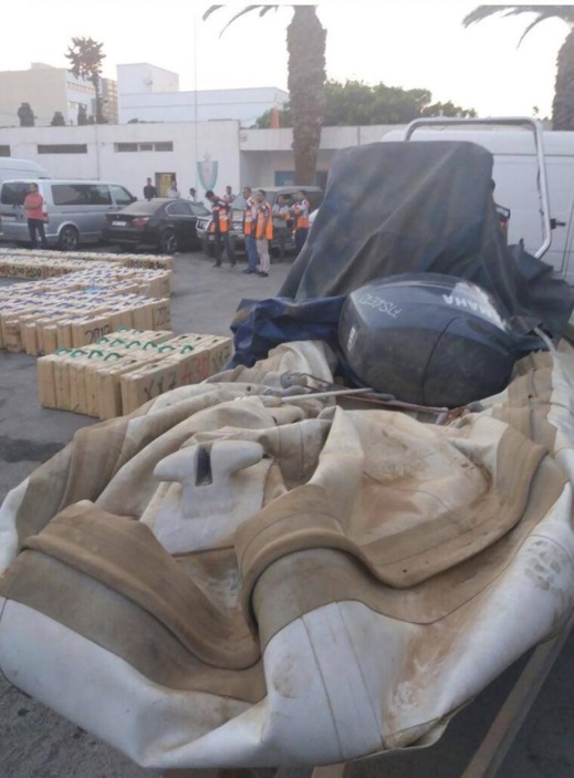 صور وفيديو للمخدرات والسيارات المحجوزة في عملية تفكيك عصابة للتهريب الدولي بالدريوش
